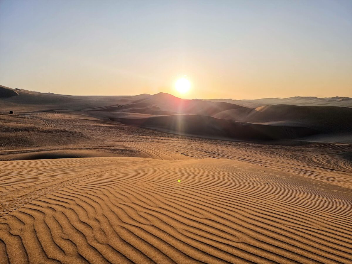 Oasis et désert de huacachina