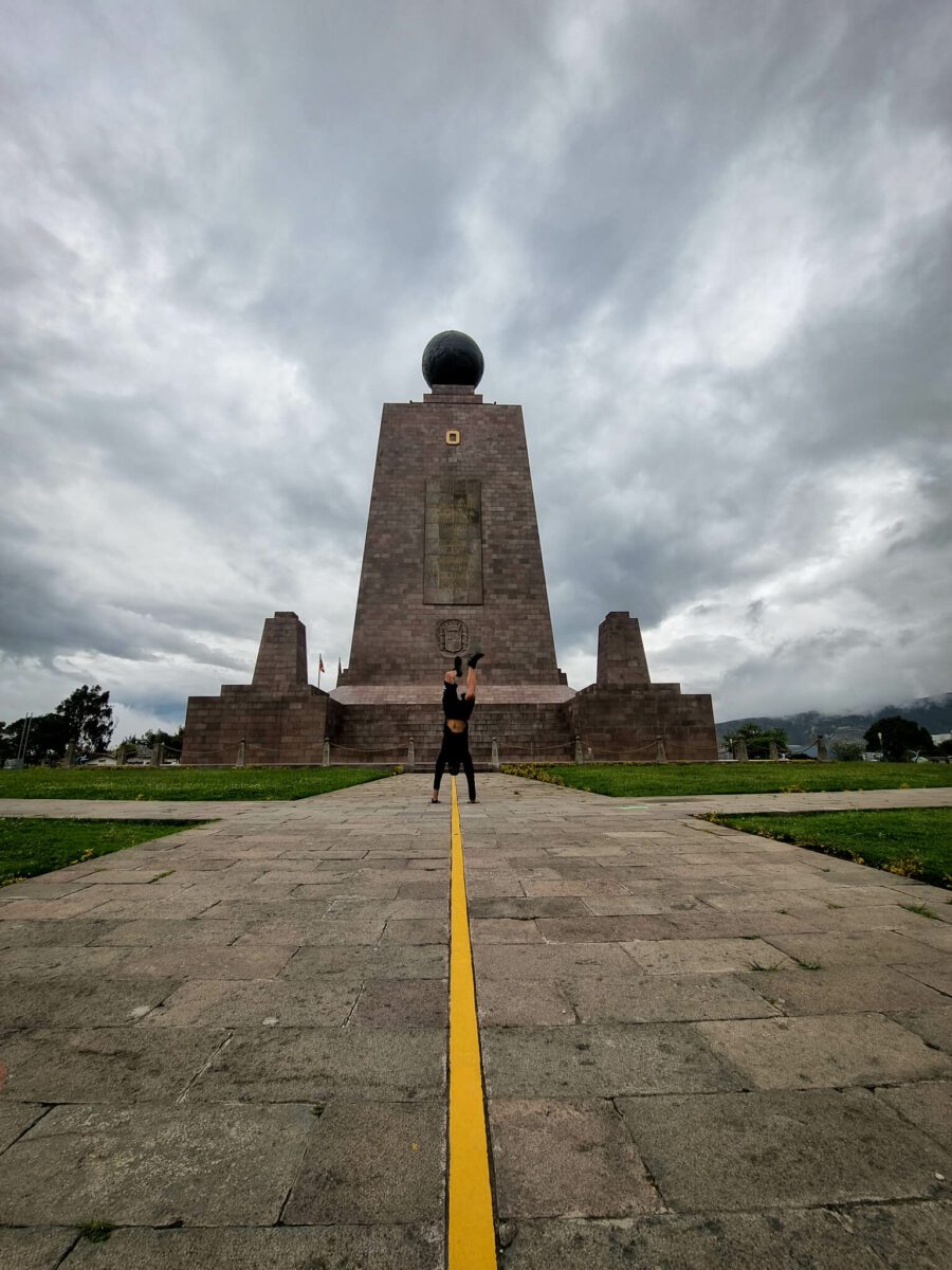 mitad del mundo equateur