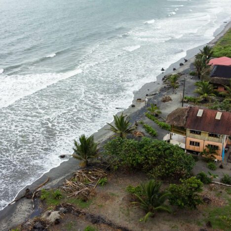Profiter de la côte pacifique équatorienne entre plages, baleines et authenticité
