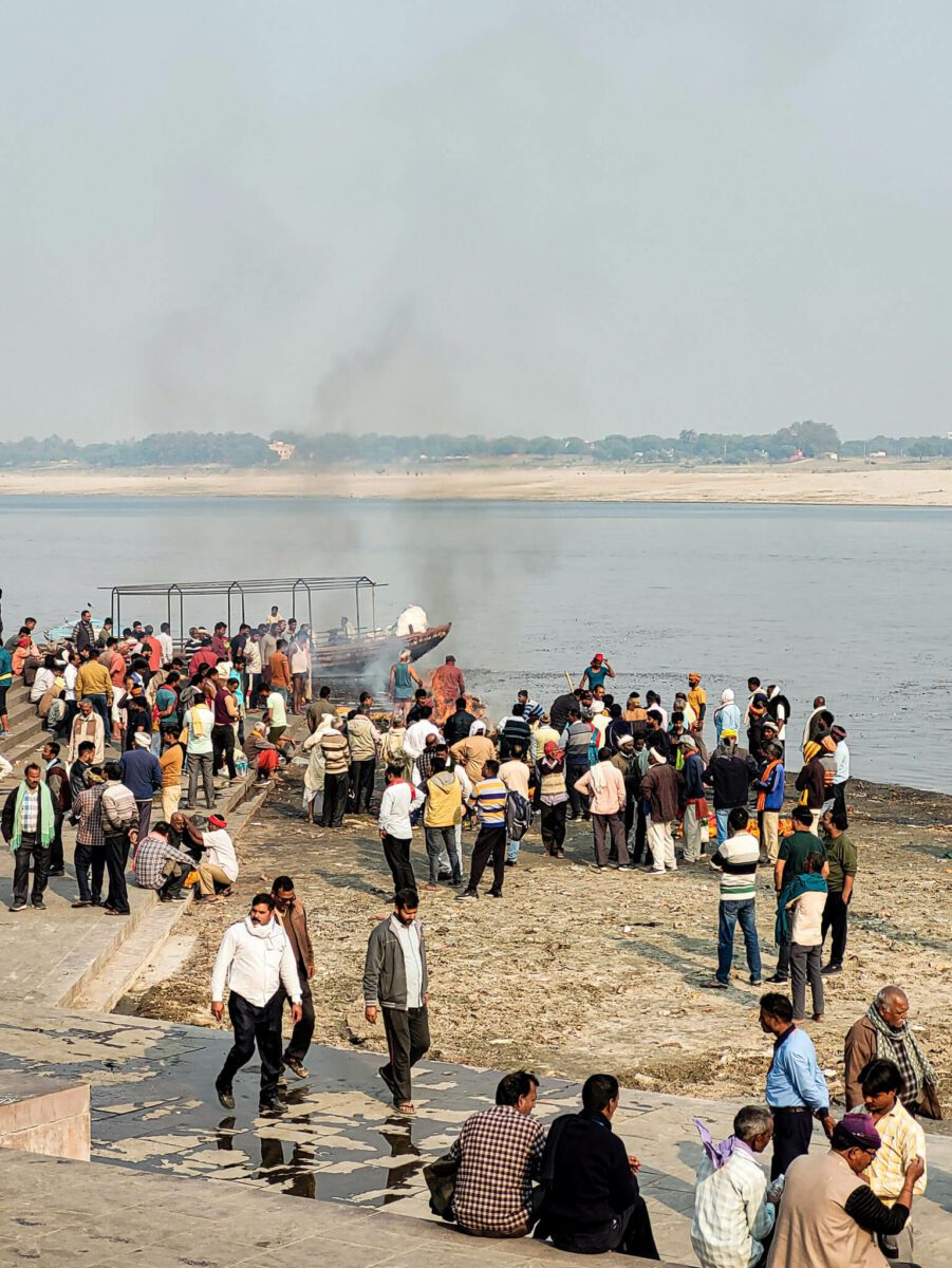 cremations varanasi inde