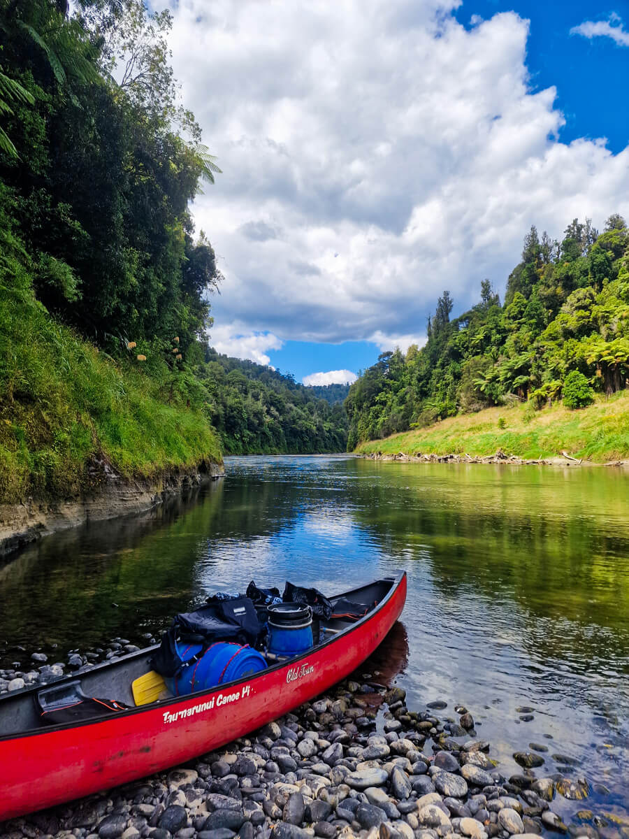 canoe sur la rivière whanganui
