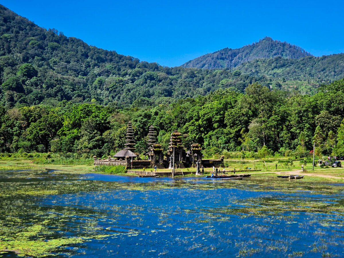Temple Pura Ulun Danu Tamblingan bali