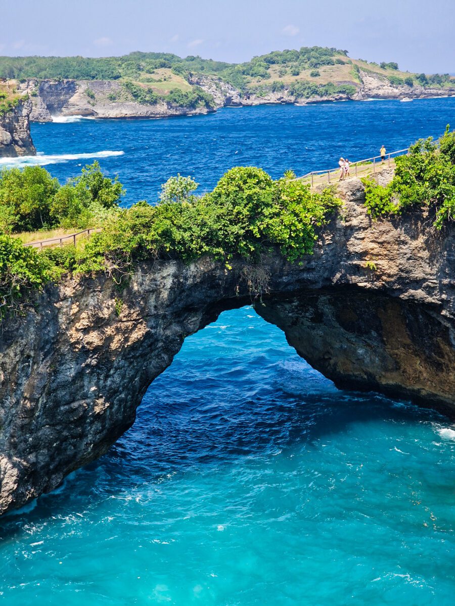 broken beach nusa penida