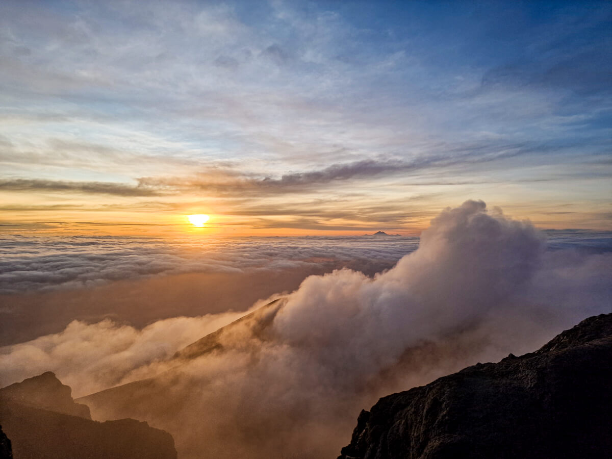 lever de soleil mont agung